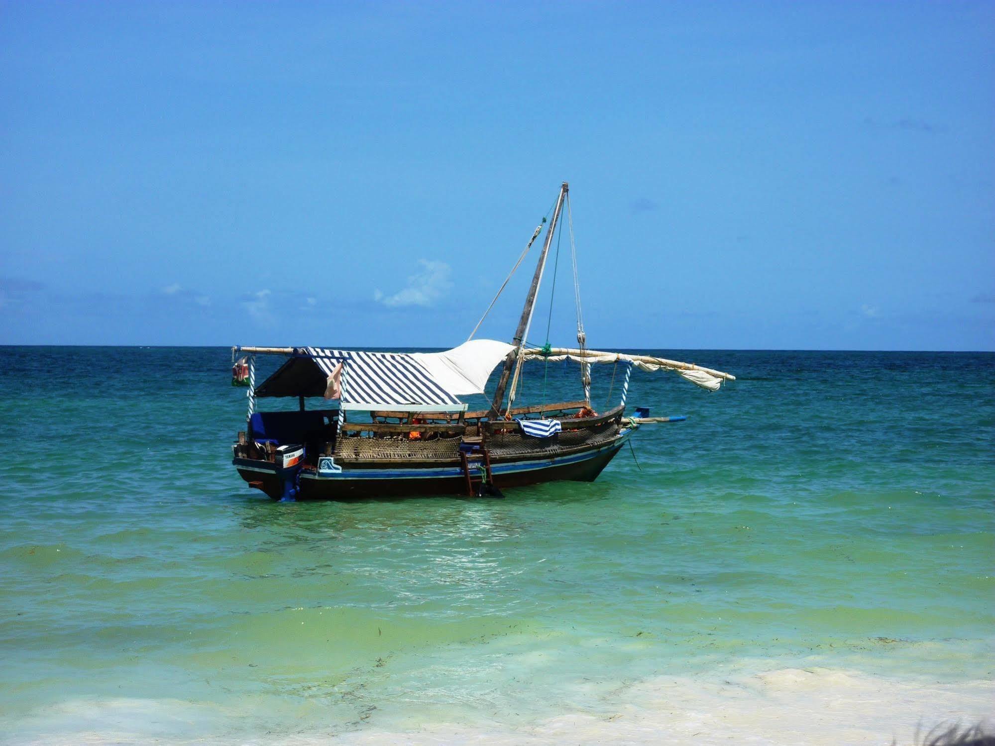 Lantana Galu Beach Playa de Diani Exterior foto